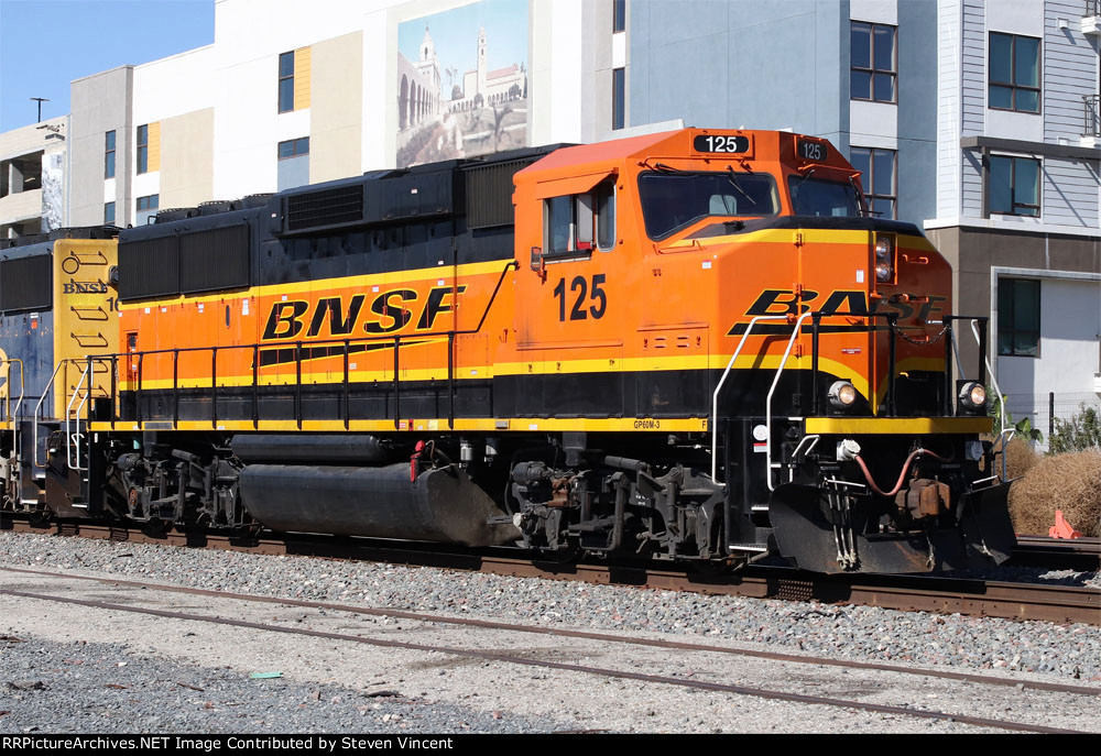 BNSF GP60M #125